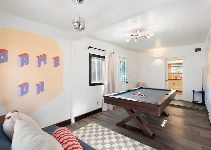 Holiday home Relaxing 4br With Pool Game & Bbq Fun